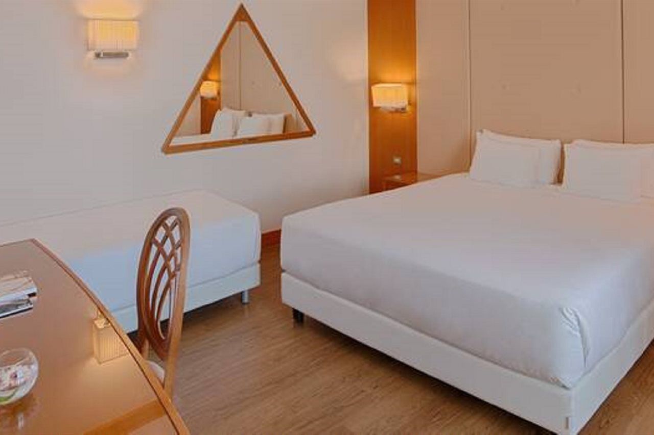 เอ็นเอช ปิซ่า Hotel ปิซา ภายนอก รูปภาพ